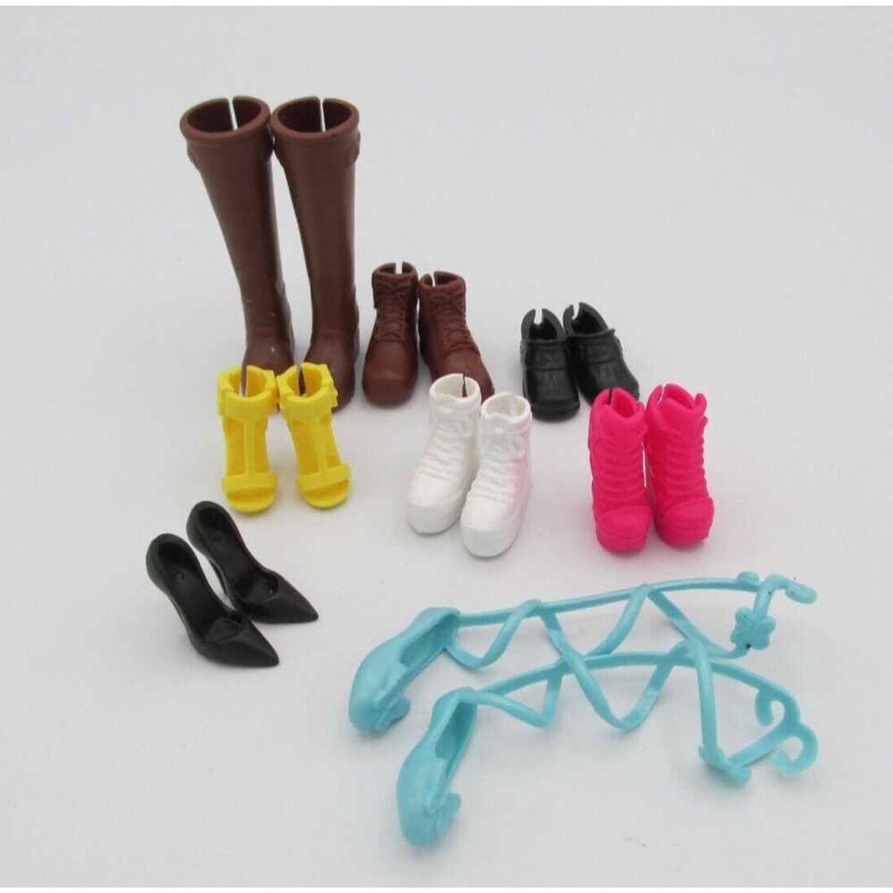 Mattel Modern Barbie Doll 8 Pairs Ballet Clogs Boots Heels Sneakers Sandals